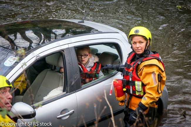 SFRS water rescue with car in river